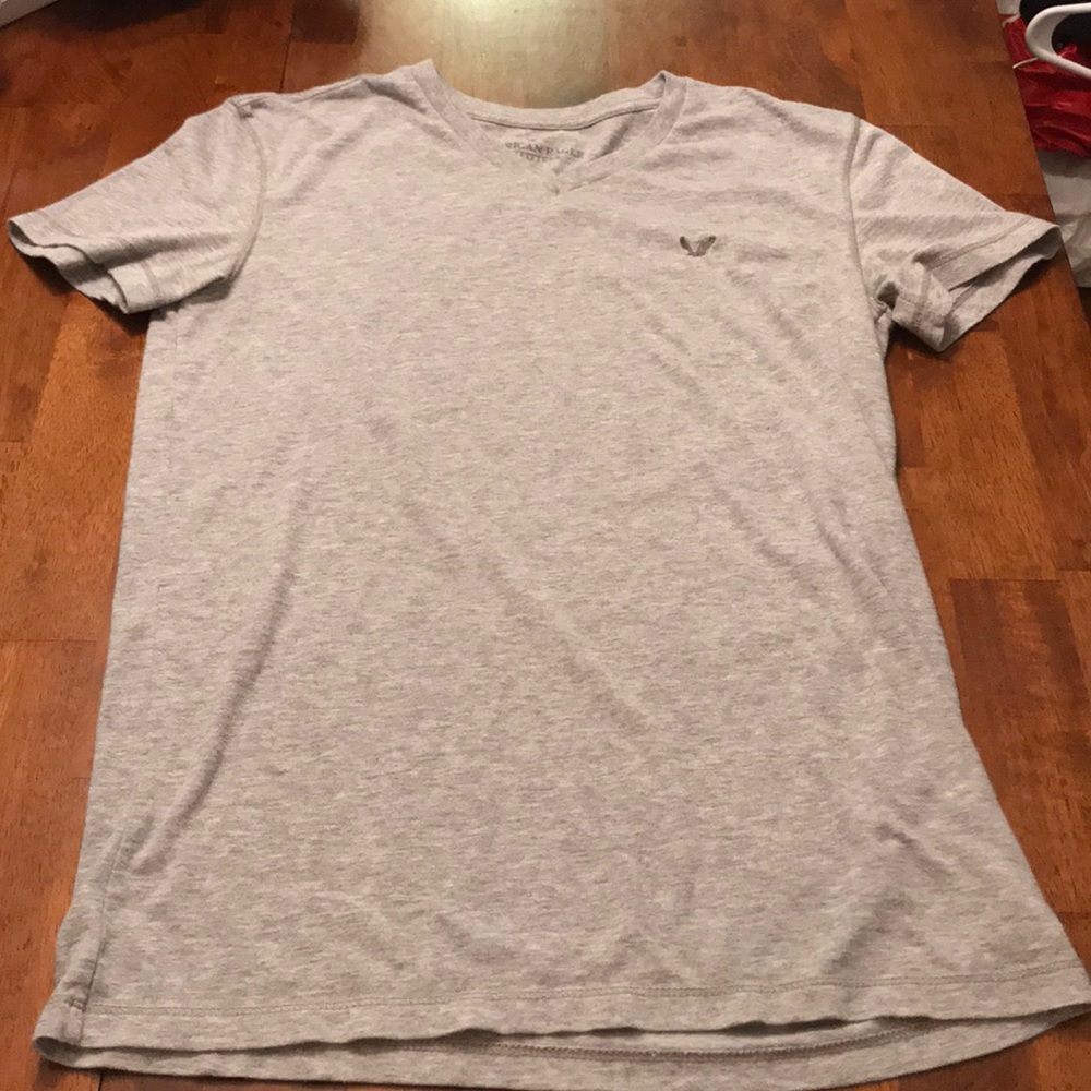 American Eagle v-neck